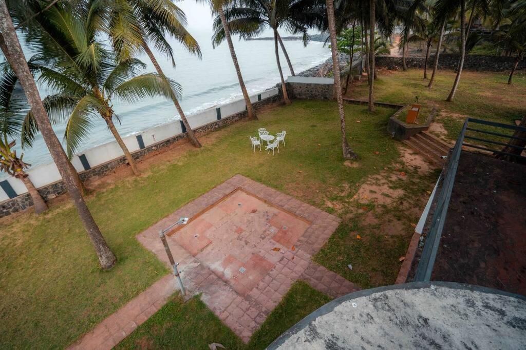 Baywatch By Grha - A Picturesque Beachfront Villa Kozhikode Ngoại thất bức ảnh