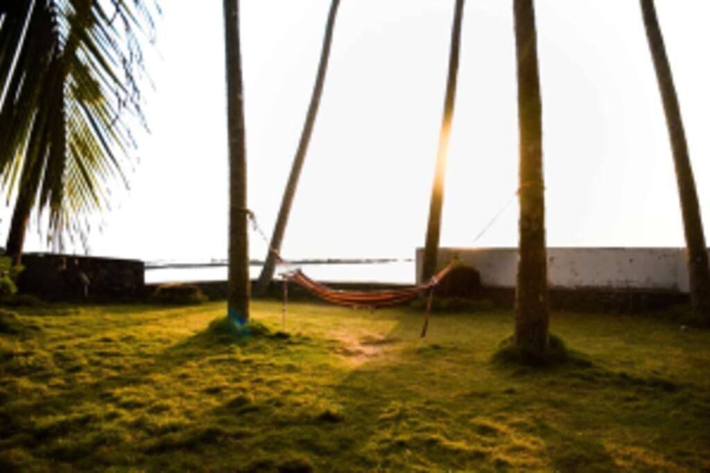 Baywatch By Grha - A Picturesque Beachfront Villa Kozhikode Ngoại thất bức ảnh