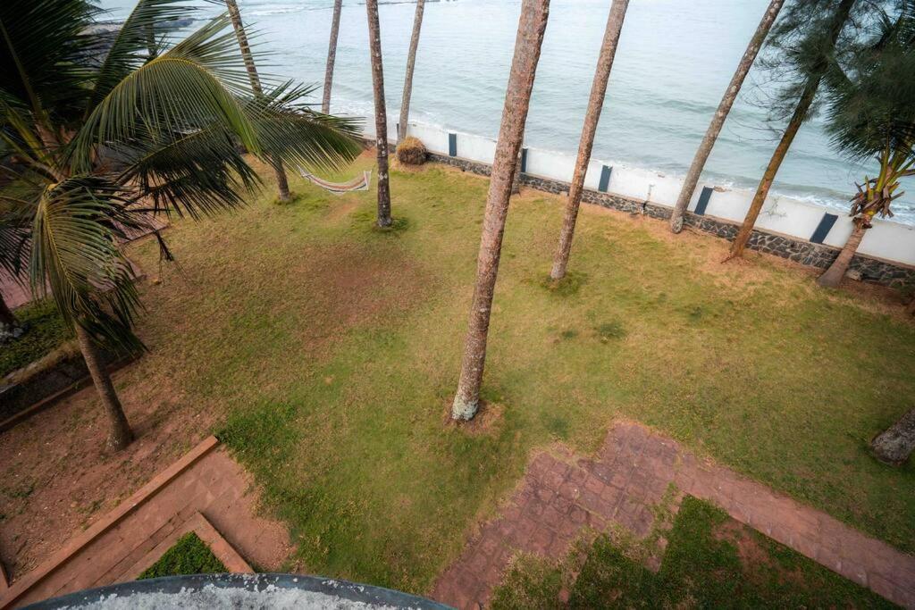 Baywatch By Grha - A Picturesque Beachfront Villa Kozhikode Ngoại thất bức ảnh