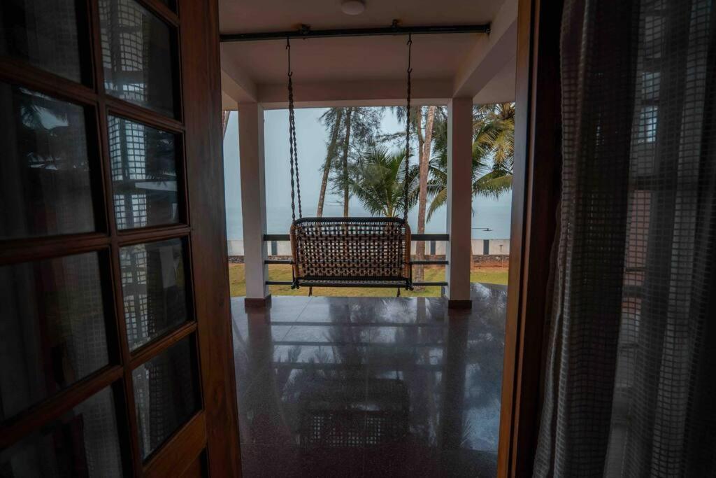 Baywatch By Grha - A Picturesque Beachfront Villa Kozhikode Ngoại thất bức ảnh