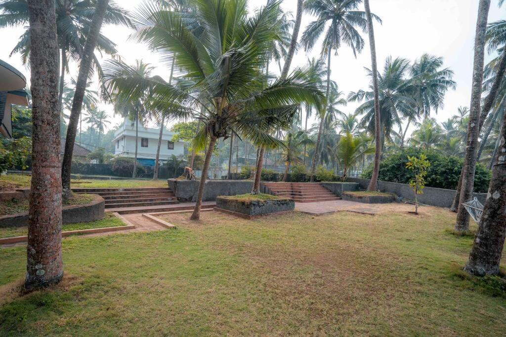 Baywatch By Grha - A Picturesque Beachfront Villa Kozhikode Ngoại thất bức ảnh