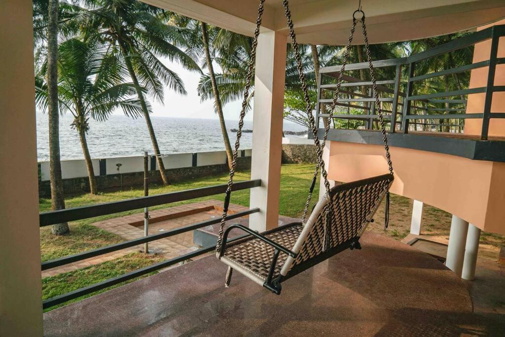 Baywatch By Grha - A Picturesque Beachfront Villa Kozhikode Ngoại thất bức ảnh