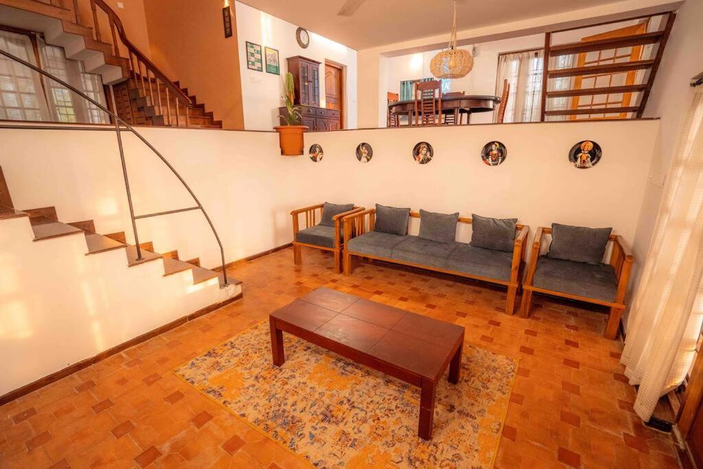 Baywatch By Grha - A Picturesque Beachfront Villa Kozhikode Ngoại thất bức ảnh