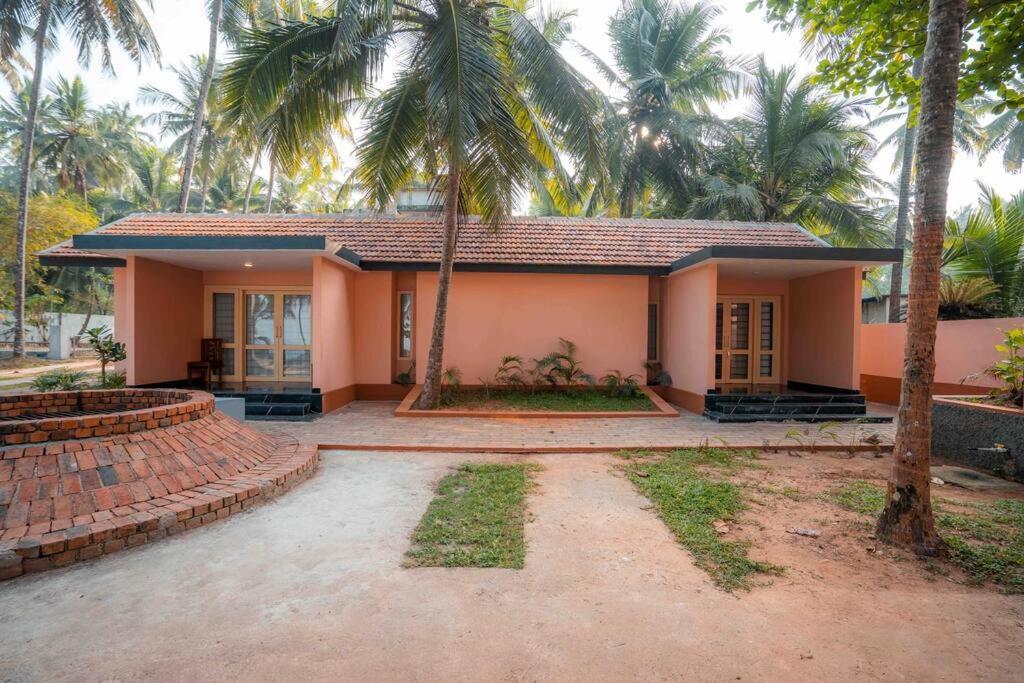 Baywatch By Grha - A Picturesque Beachfront Villa Kozhikode Ngoại thất bức ảnh